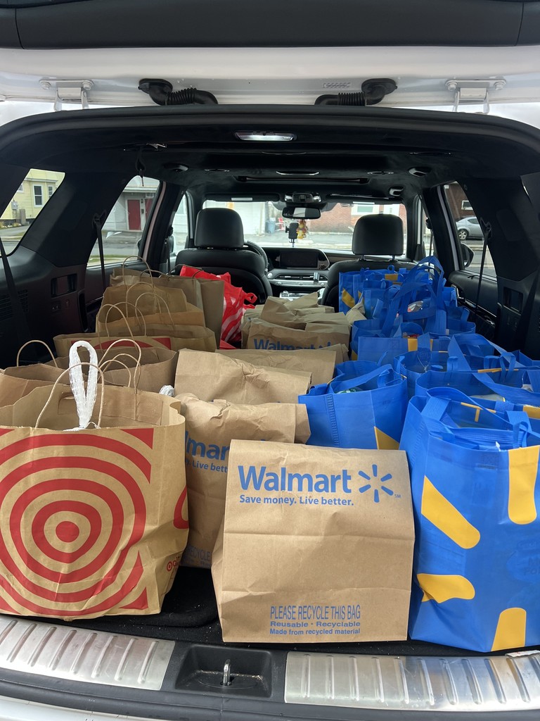 Operation :HOLIDAY BASKETS!!  Central Park Edition. A partnership between CPMS & New Day Christian Empowerment Center to donate Thanksgiving Baskets to 25 families in the SCSD!!!!  Special Thanks to  RP Specialist -Daquan Freeman  Student & Engagement Specialist - Jasmine Gibson Pastors Marc & Amanda Thompson  &  The New Day CEC Congregation.