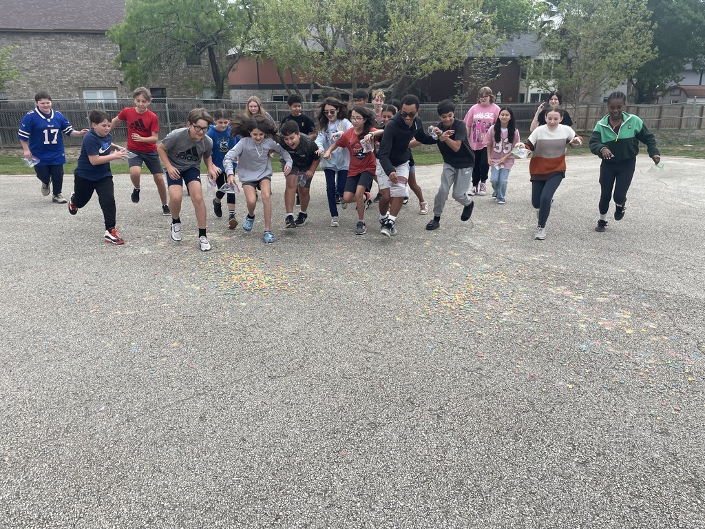 students racing to get the froot loops