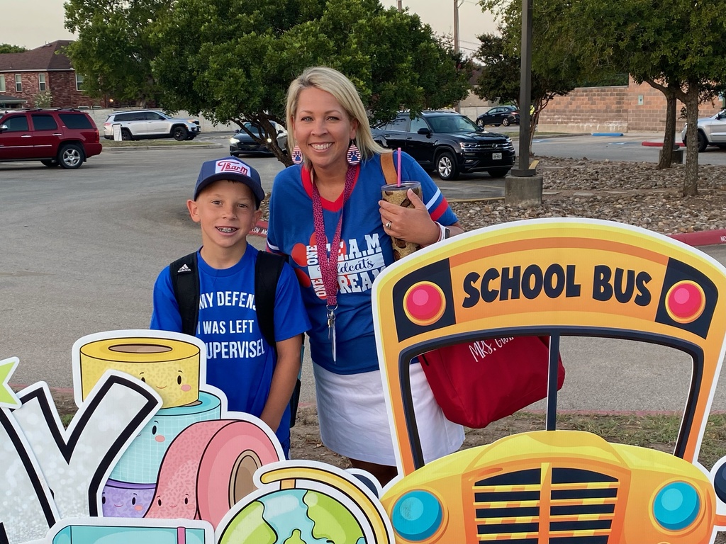 first day of school welcome sign and back drop for students and families to take memorable photos with. 