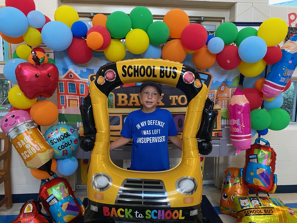 first day of school welcome sign and back drop for students and families to take memorable photos with. 