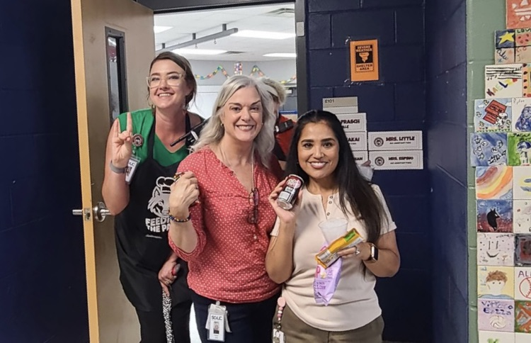 Stolle with teachers and snacks