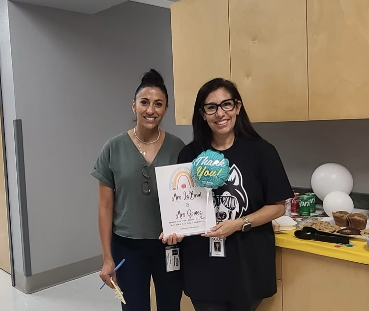 counselors with thank you sign and buffer