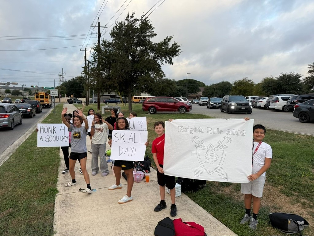 Student council greets with spirit signs