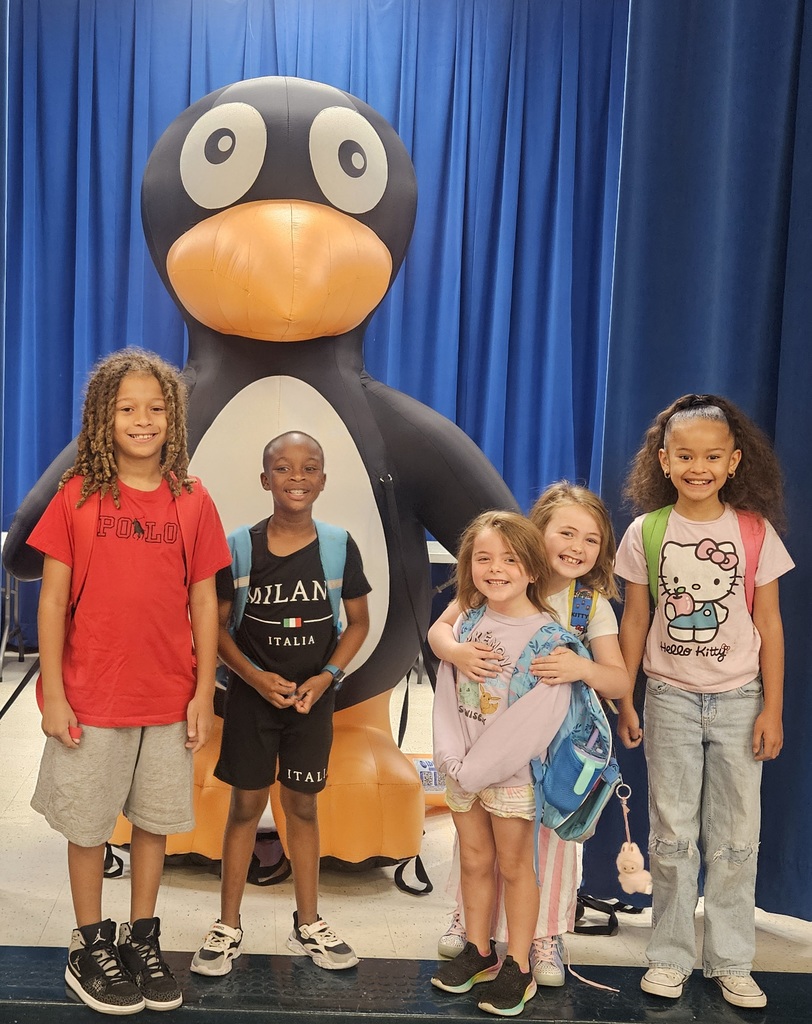 Jiji made a SURPRISE visit to Watts this morning!