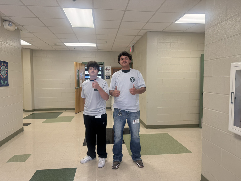 Happy alumni came to help 