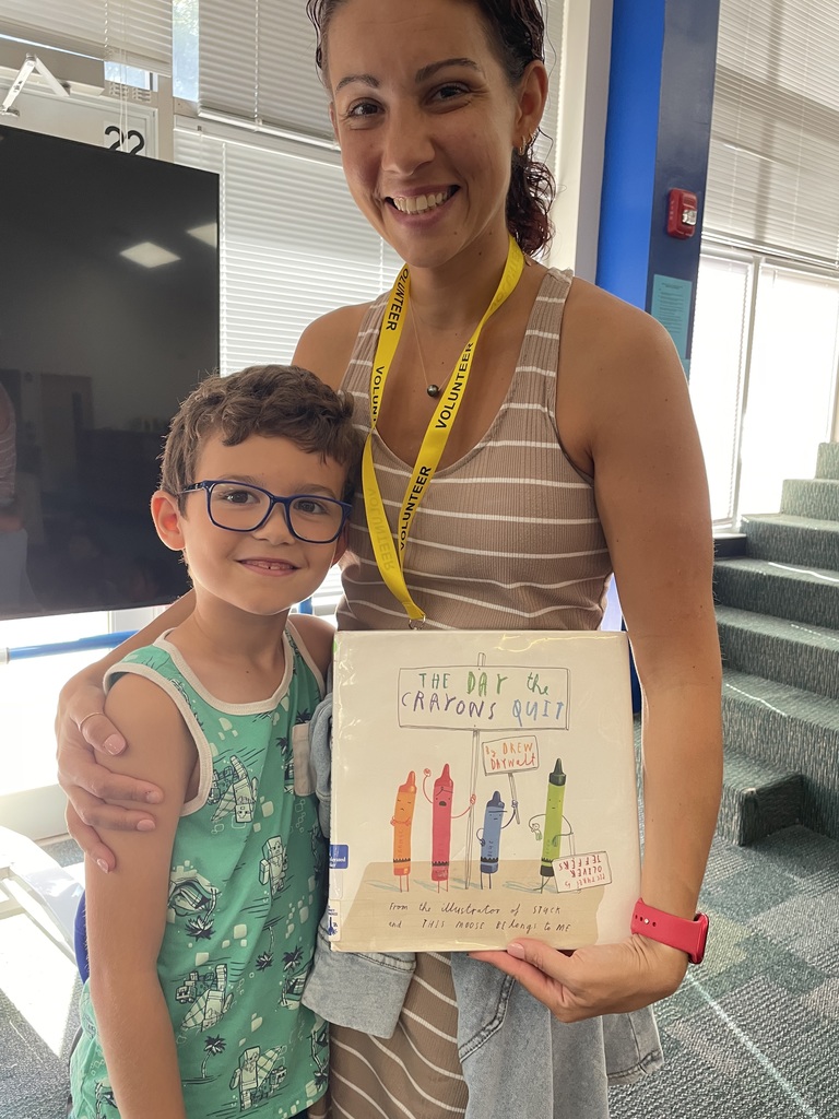 Wildcats enjoyed a special mystery reader in the library.