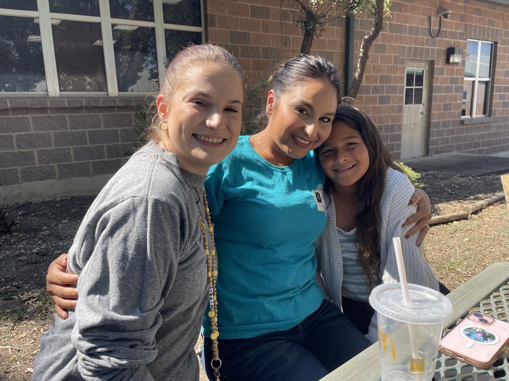 Families enjoyed a beautiful day with lunch in the courtyard