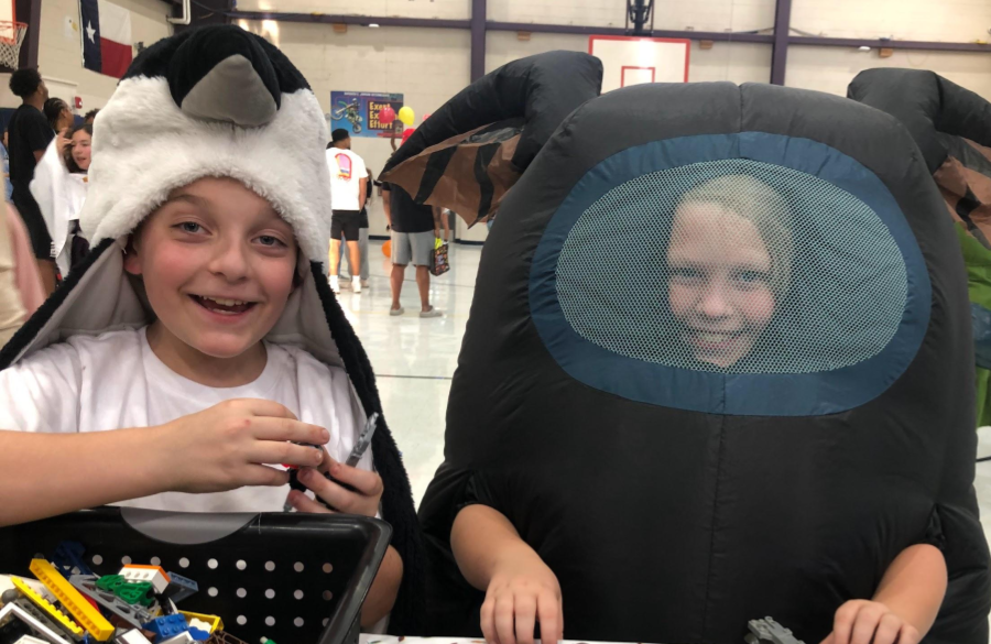 picture of students and their families enjoying the fall festival