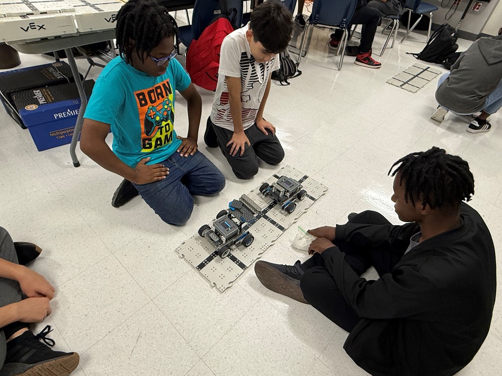 Tug of war tournament in Robotics 7