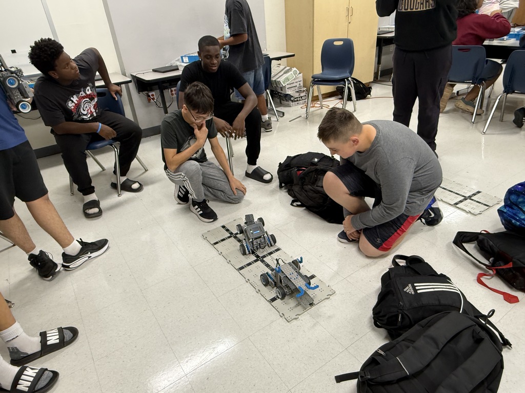 Tug of war tournament in Robotics 7