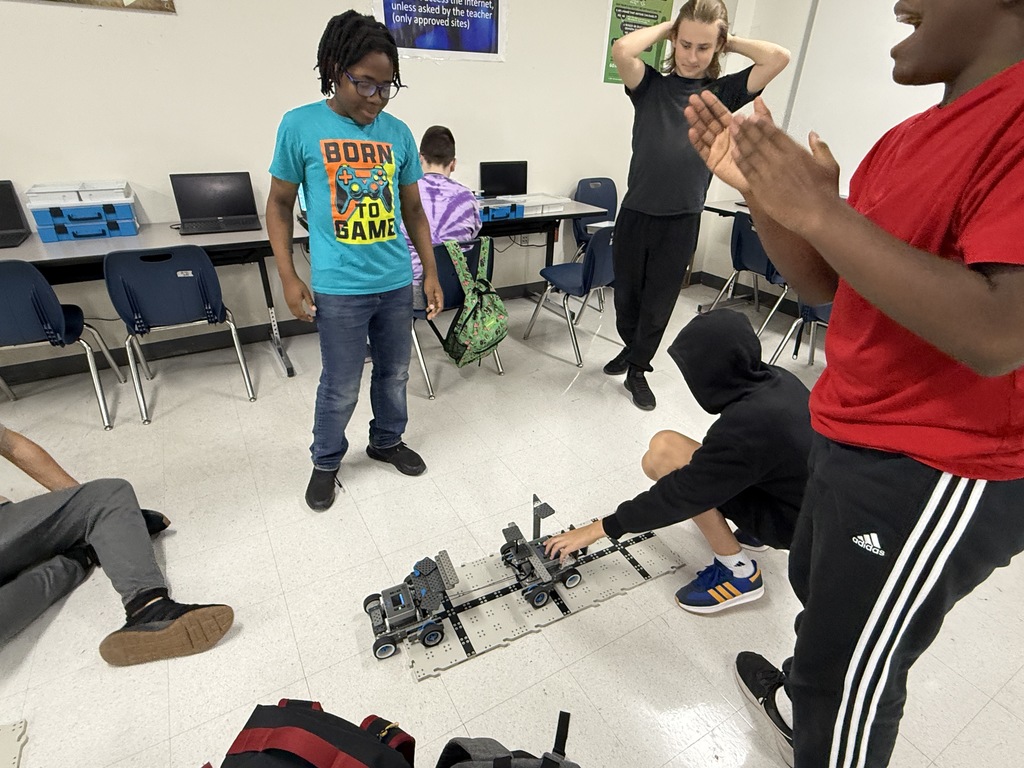 Tug of war tournament in Robotics 7
