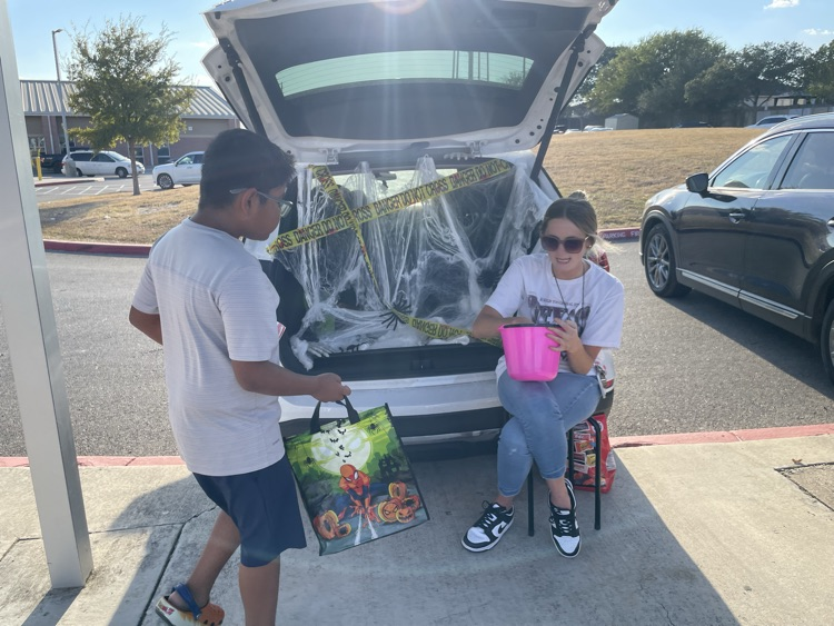 trunk or treating with goggans 