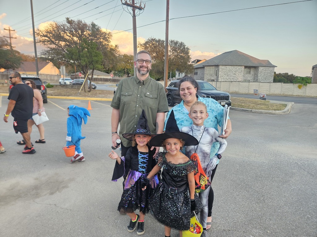 We loved seeing all the fun costumes at Trunk-or-Treat!