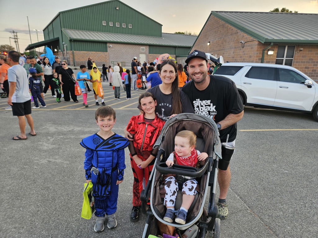 We loved seeing all the fun costumes at Trunk-or-Treat!
