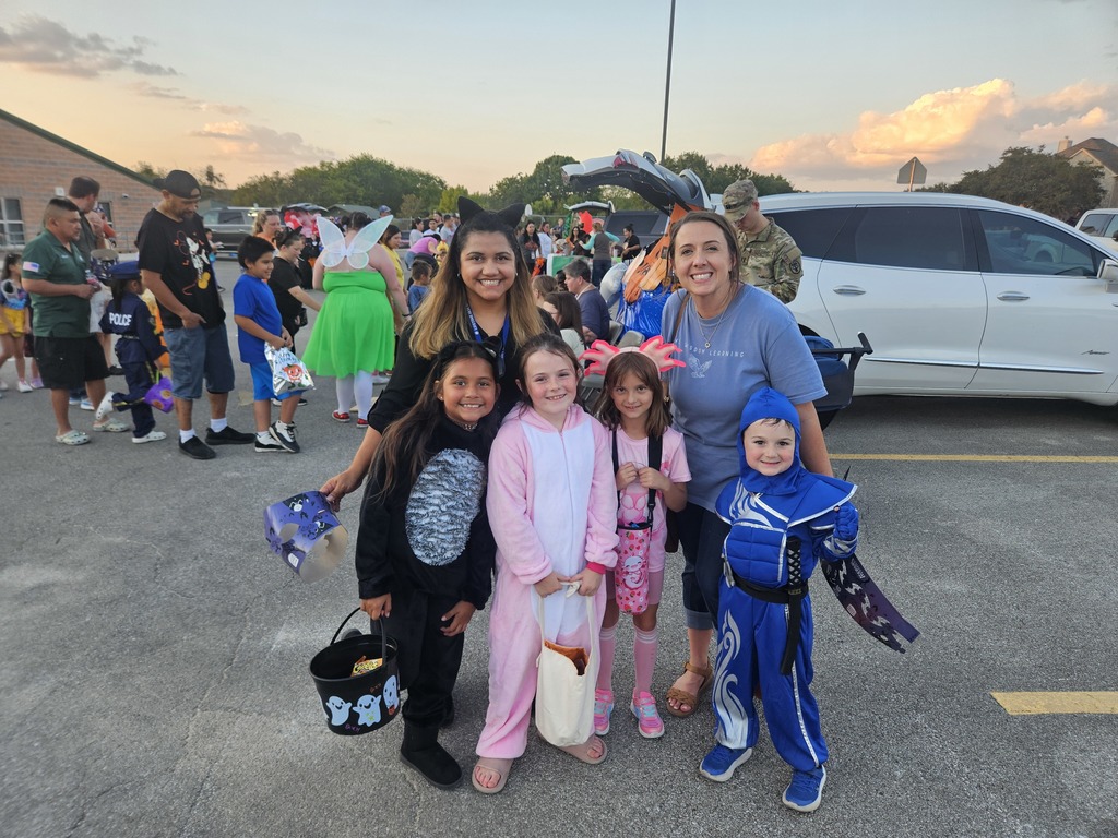 We loved seeing all the fun costumes at Trunk-or-Treat!