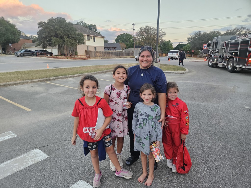 We loved seeing all the fun costumes at Trunk-or-Treat!