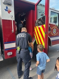 Fire department visits Green Valley