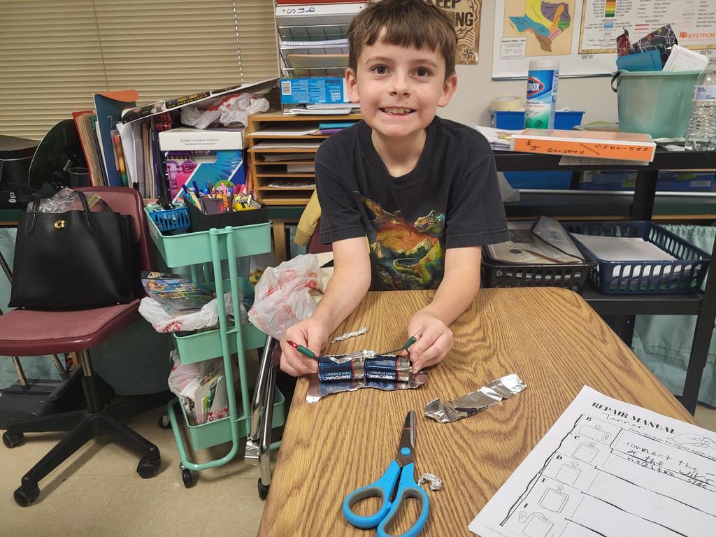 4th graders being scientists!