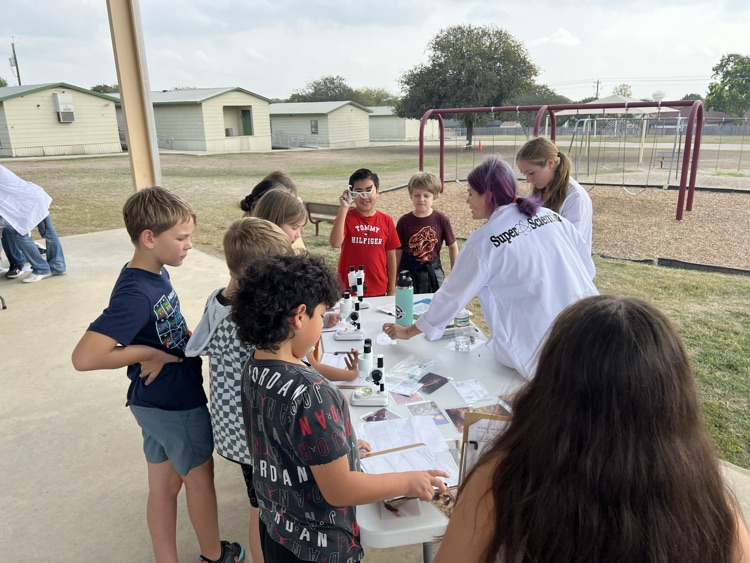 kids doing science experiments