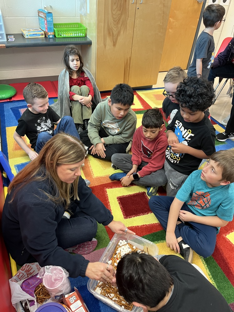 ALE students making friendship mix