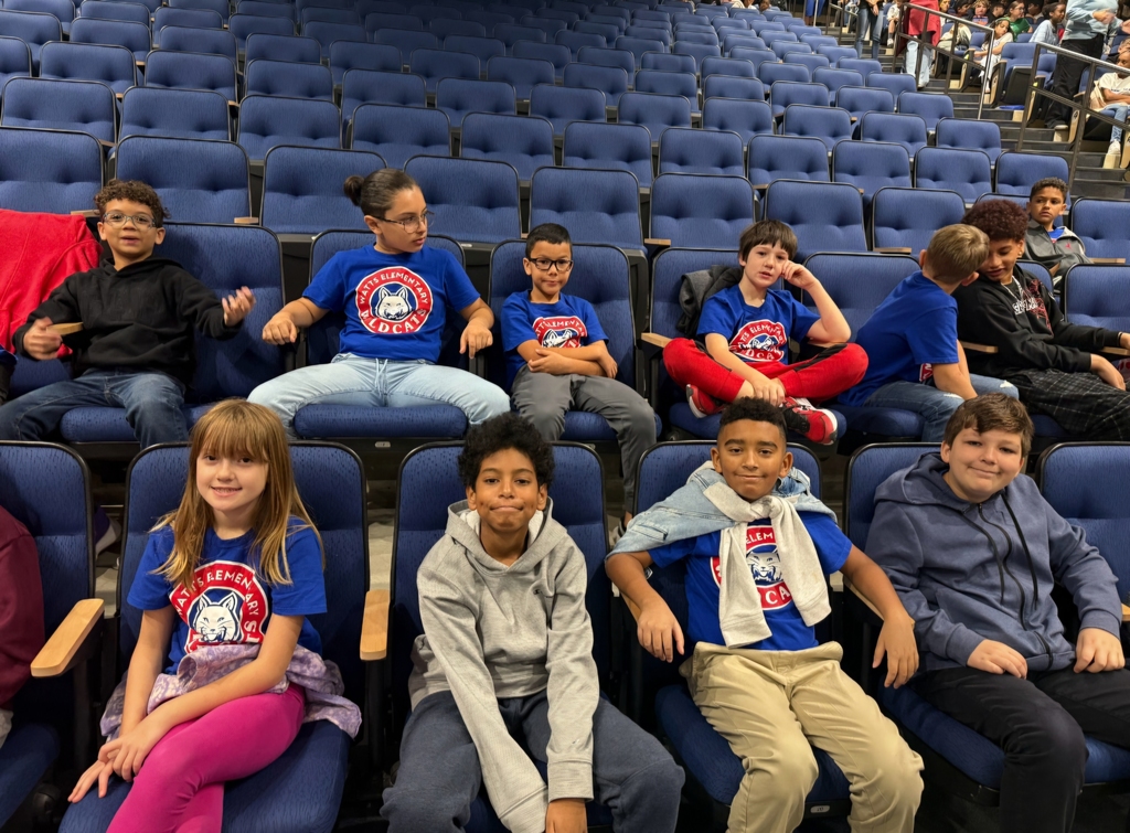 4th grade attends the symphony