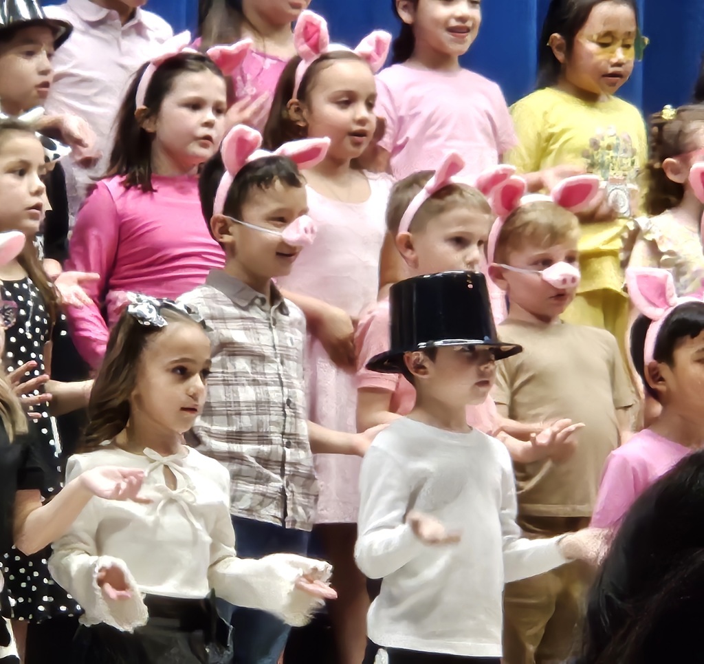 1st Grade performs A Barnyard Moosical
