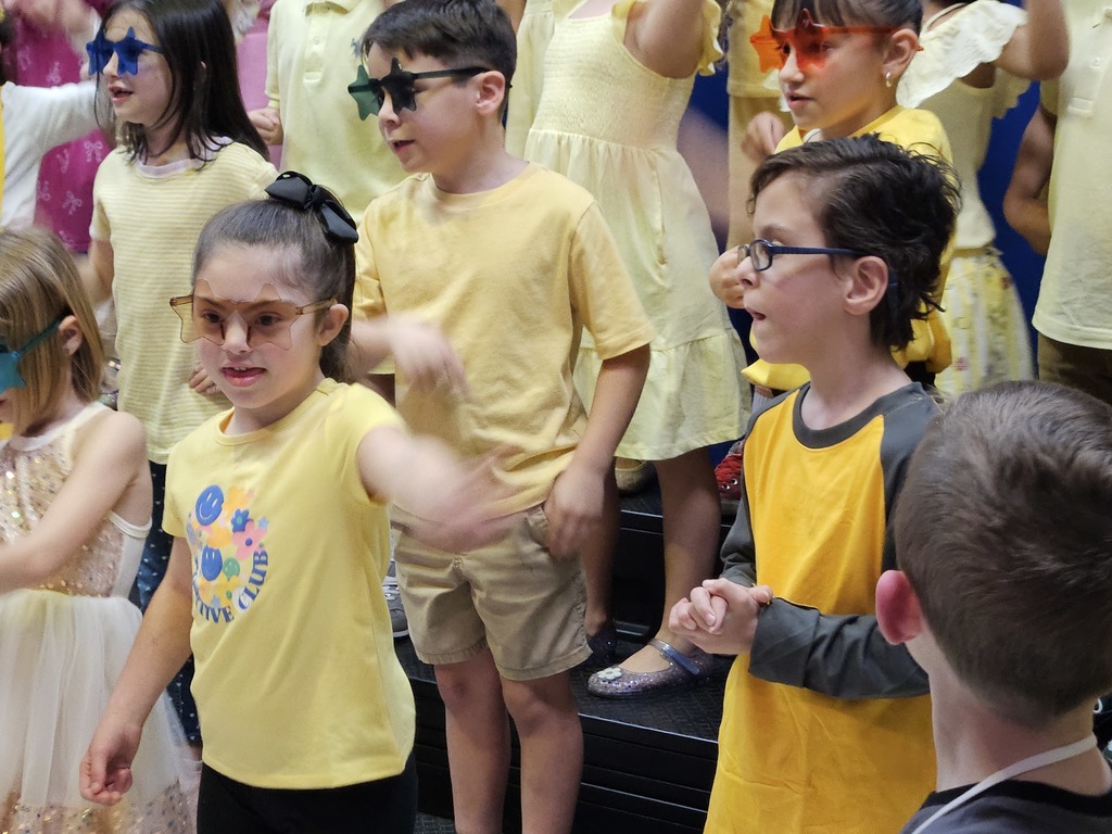 1st Grade performs A Barnyard Moosical