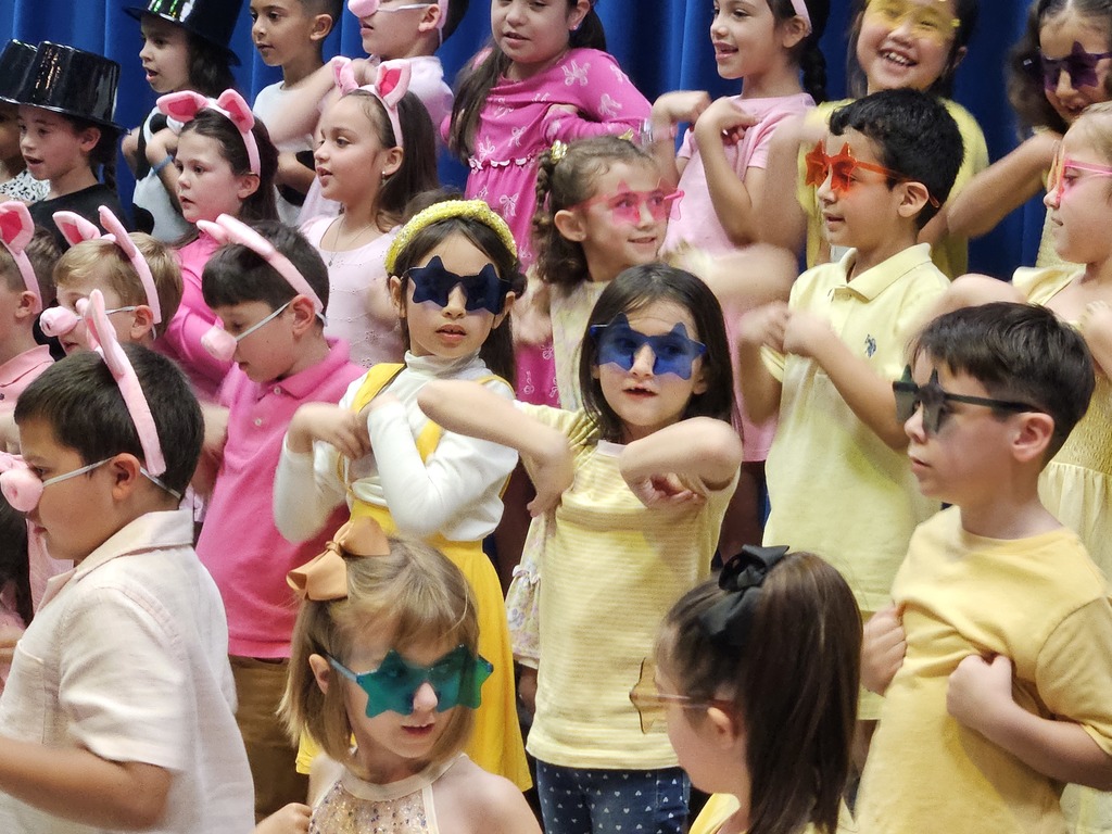 1st Grade performs A Barnyard Moosical