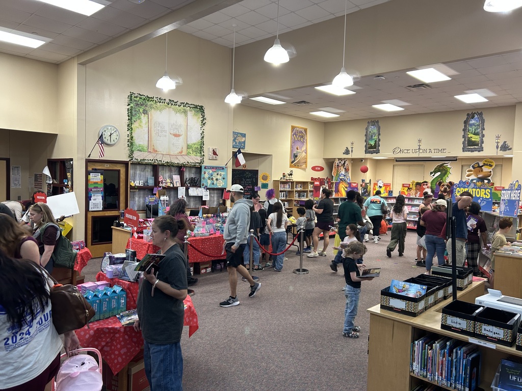 Families and students participating in STEAM Night