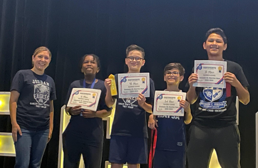 Students who competed in UIL competition posing together 