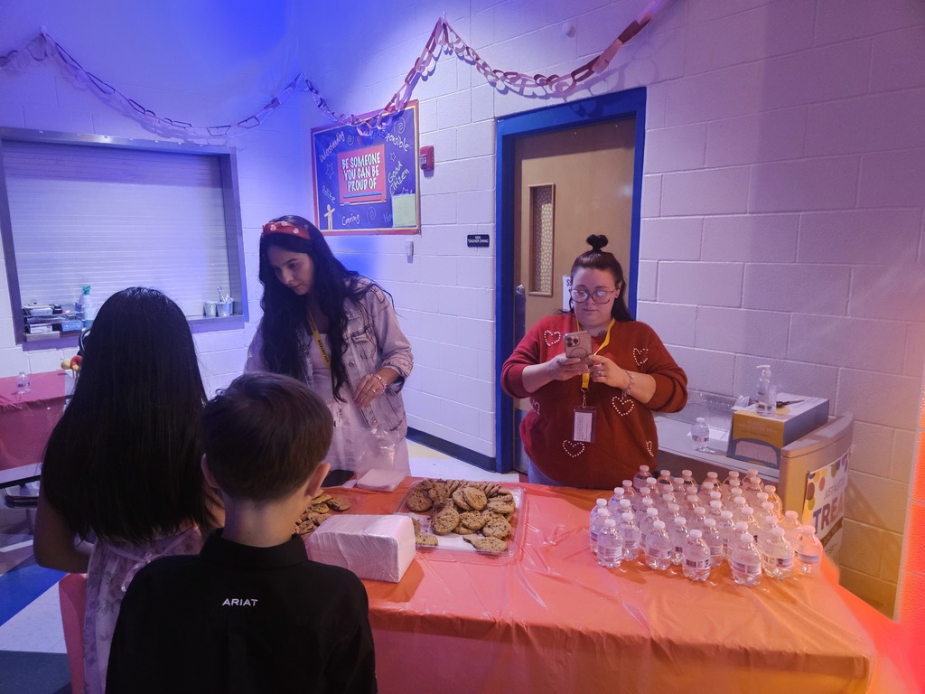 Volunteers helping around campus