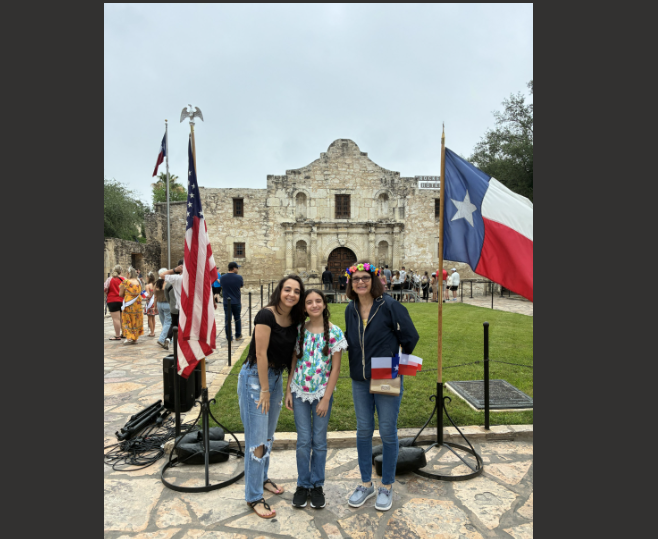 Jewel and her family in front of the Alamo