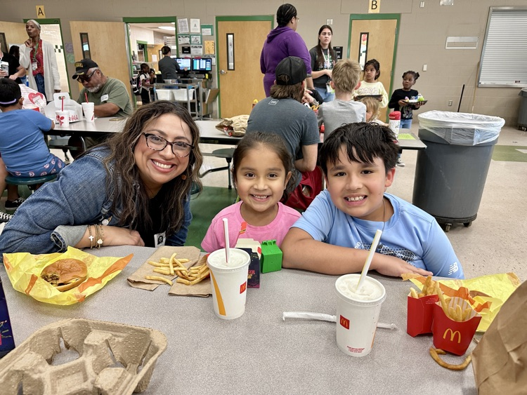 Kinder Picnic