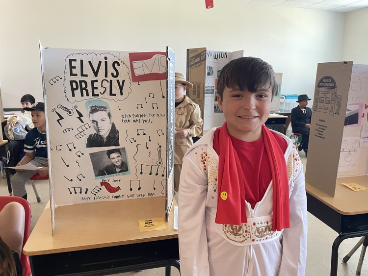 students at wax museum