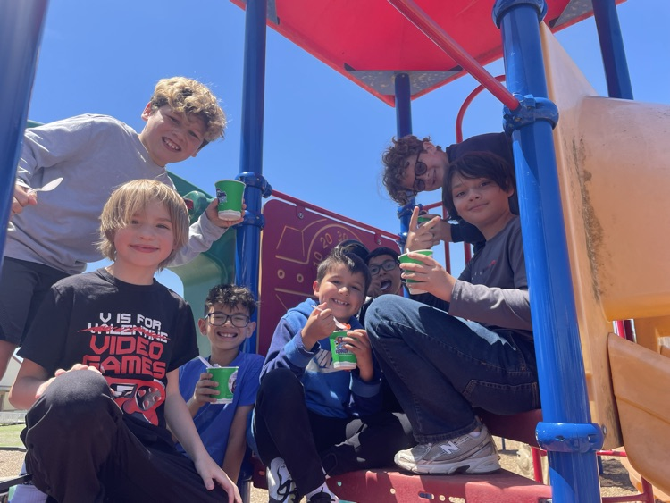 students on Kona ice day