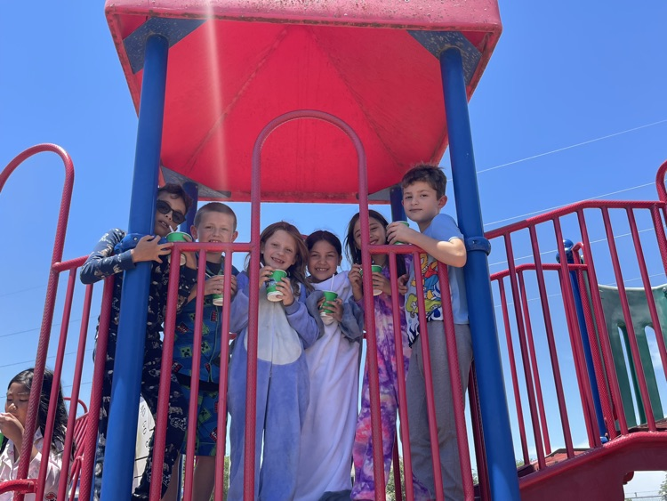 students on Kona ice day
