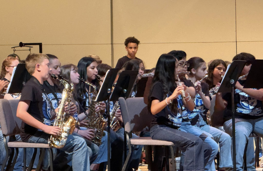 photo of band students performing at TLU contest