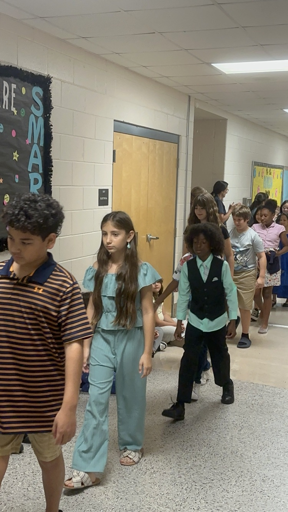 4th grade students at elephant walk