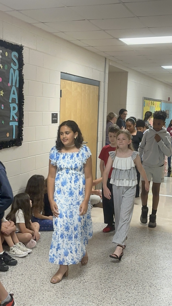 4th grade students at elephant walk