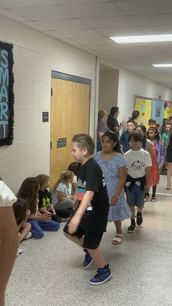4th grade students at elephant walk
