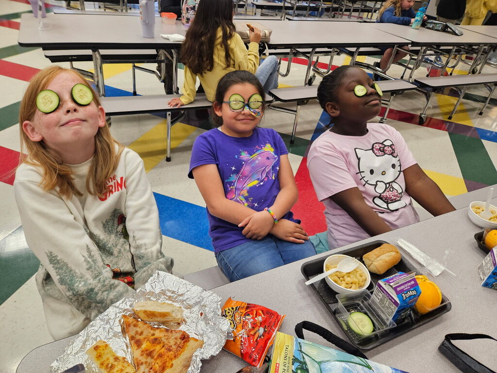 Serving up lunch with a side of relaxation
