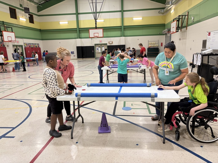 Air Hockey in PE