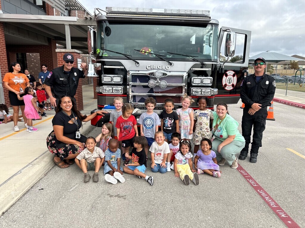 Cibolo Valley Students learn about Fire Safety!