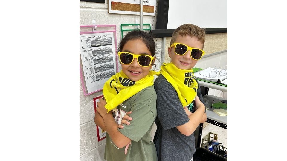 Ella and Rhett showing their support!