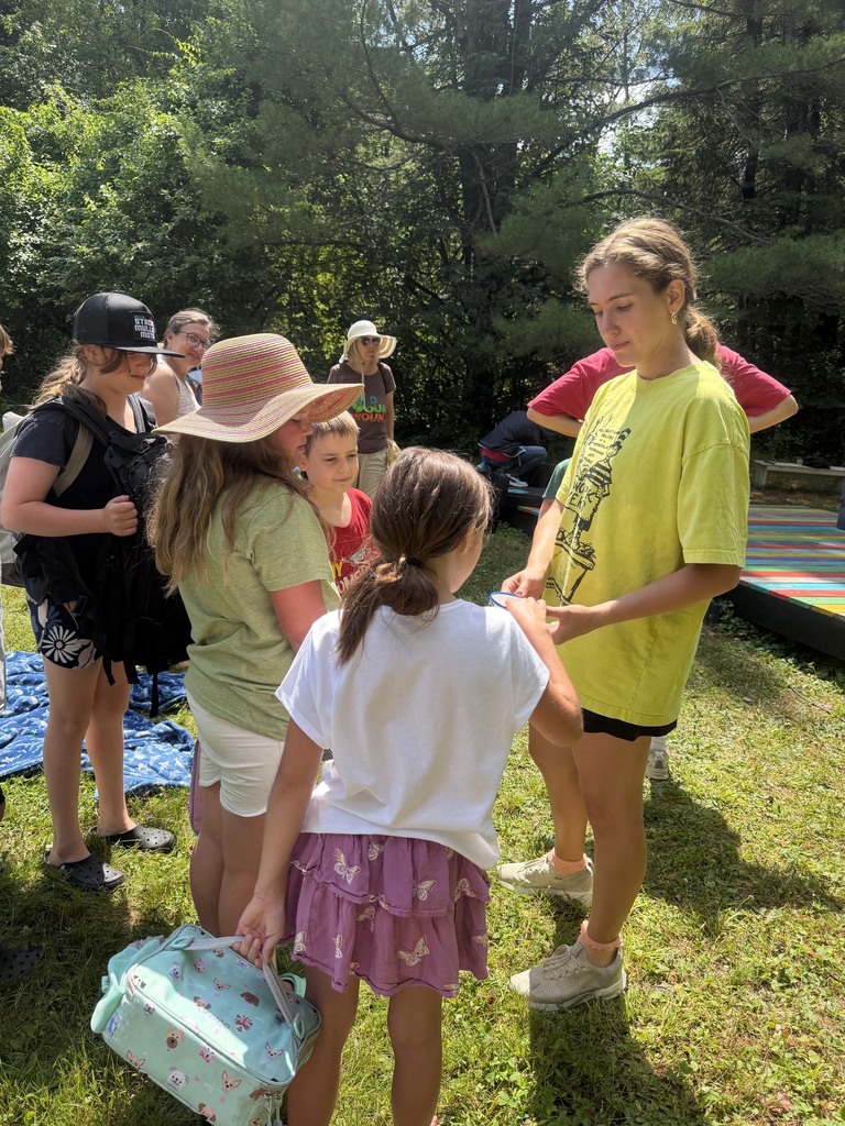 students meeting actress
