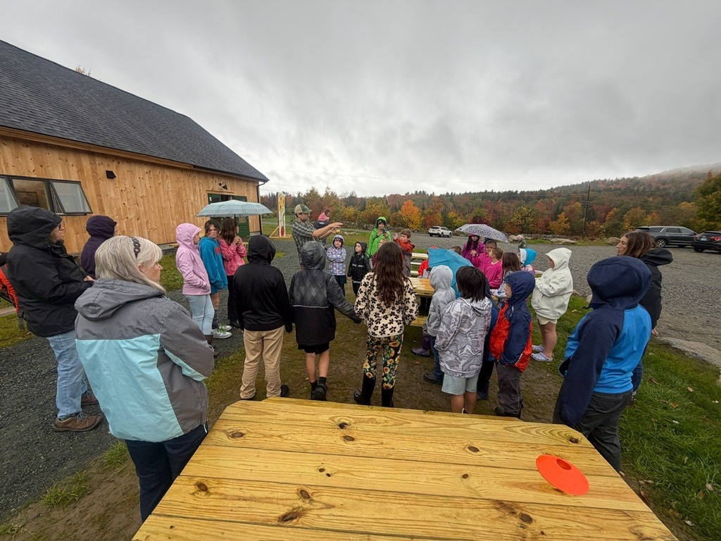 students learning about apple varieties