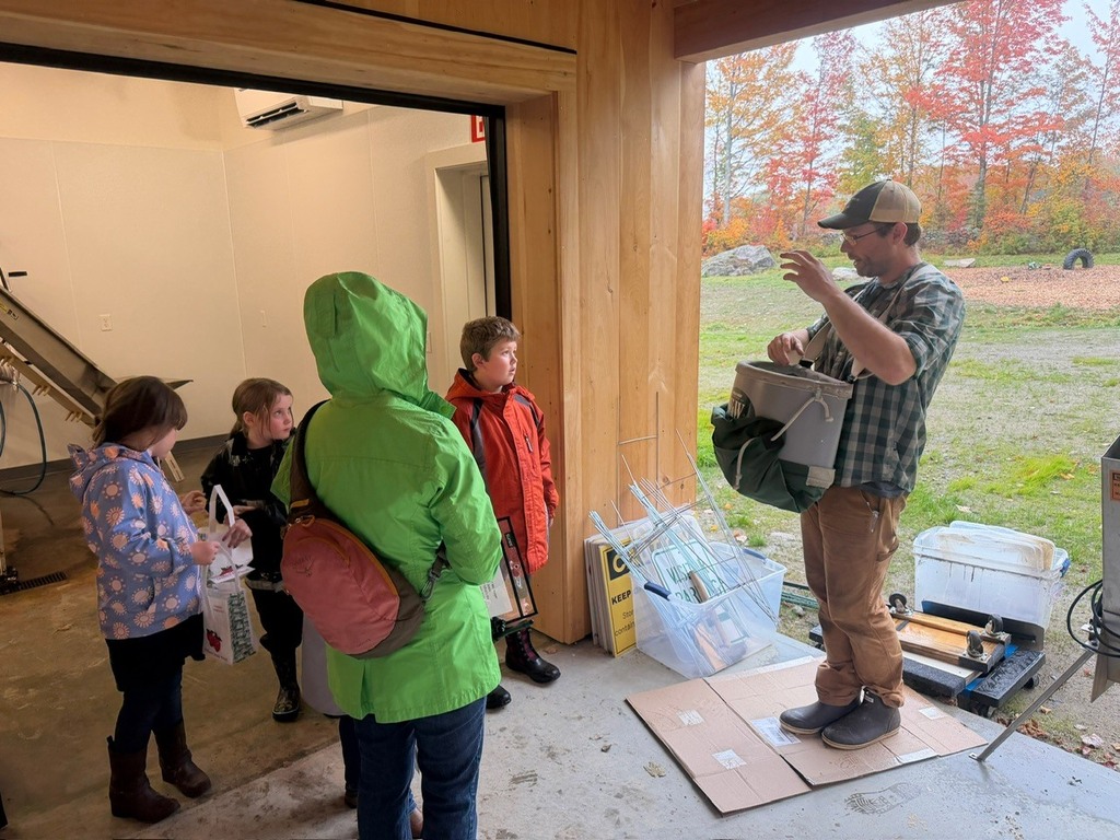 students learning about picking apples