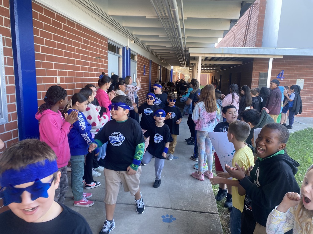 FWE students being cheered on by school
