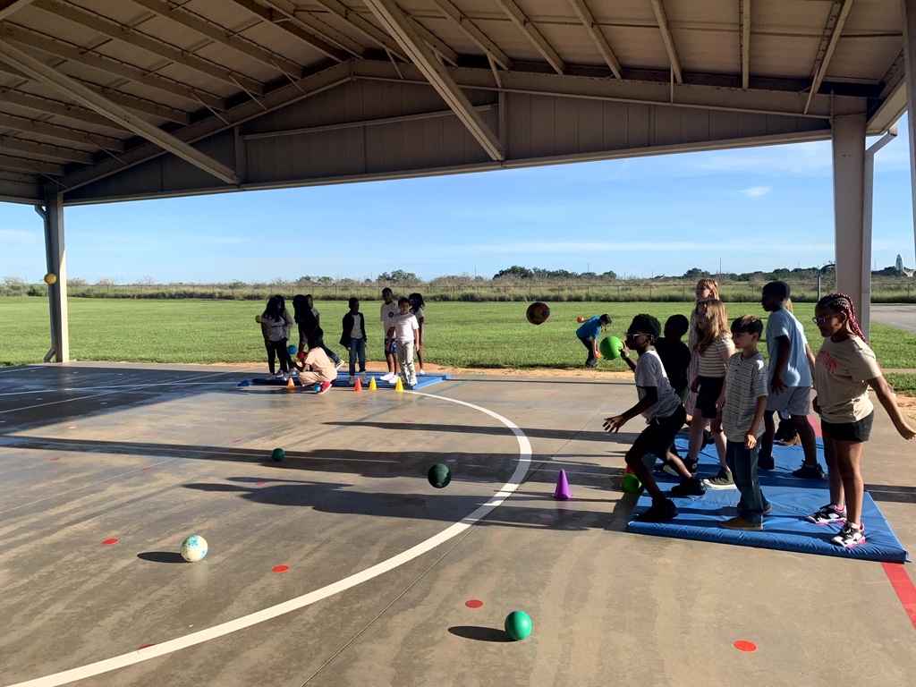 MES students at PE first week of school