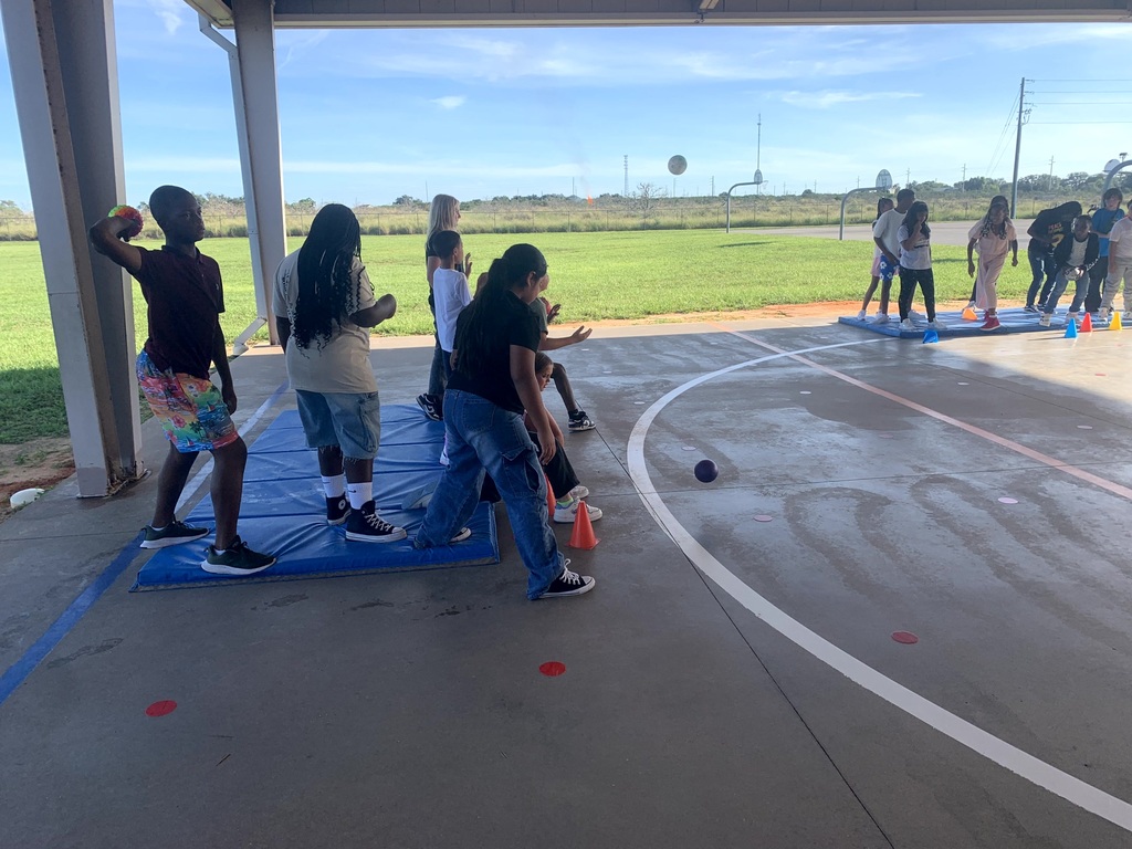 MES students at PE first week of school